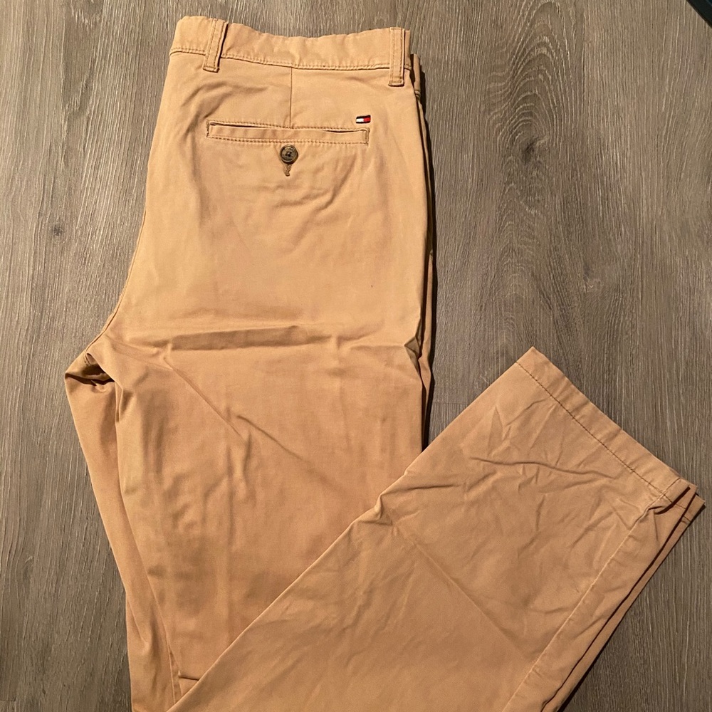 Tommy Hilfiger khakis